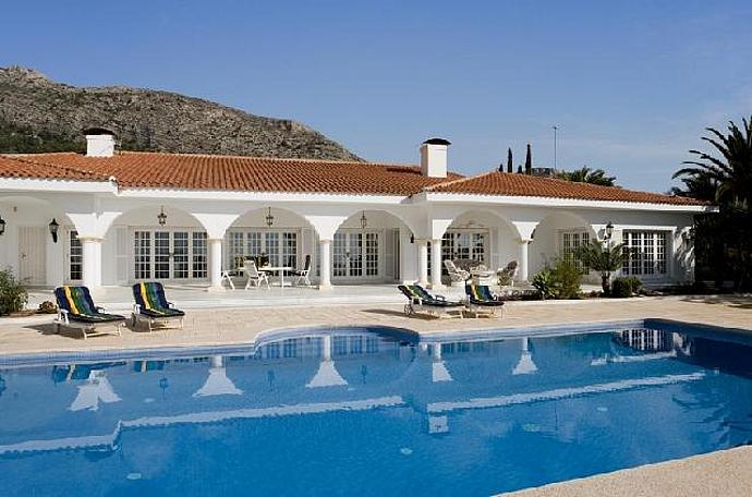 We are proud to offer a selection of over 820 properties for sale in We are proud to offer a selection of over 820 properties for sale in
