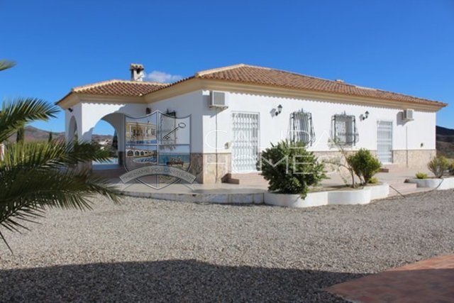  6985: Resale Villa for Sale in Albox, Almería