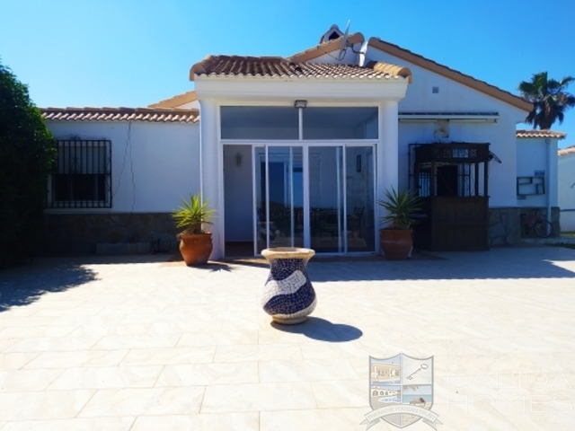  cla 7565 villa Tropical : Resale Villa for Sale in Arboleas, Almería