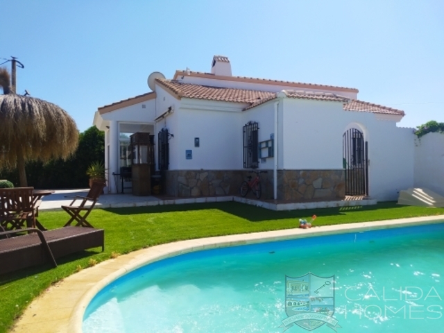  cla 7565 villa Tropical : Resale Villa for Sale in Arboleas, Almería