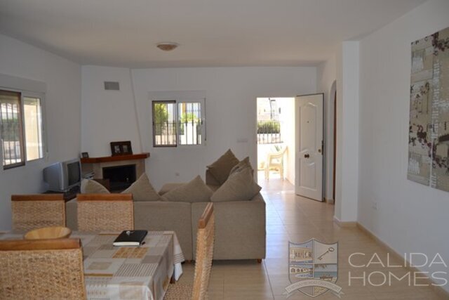 poncho: Resale Villa for Sale in Arboleas, Almería