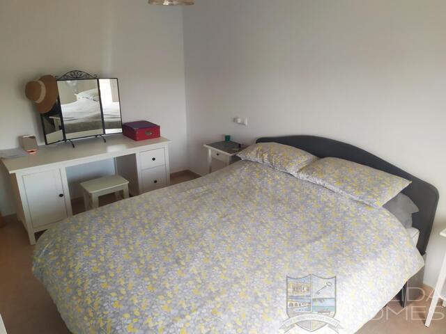 Apartamento Grande: Appartement te Koop in Arboleas, Almería