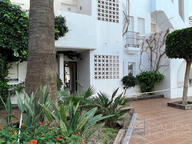 Apartment Bloom: Apartment for Sale in Vera Playa, Almería