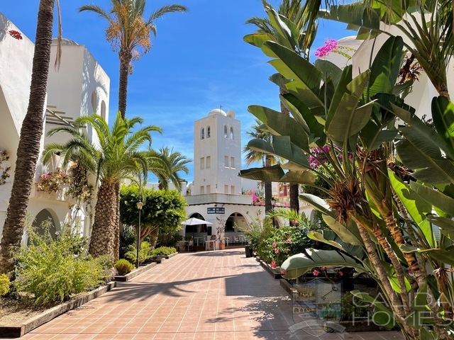 Apartment Bloom: Apartment for Sale in Vera Playa, Almería