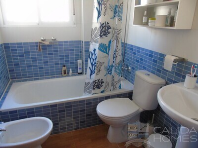 Villa Camilla 2 : Resale Villa in Arboleas, Almería