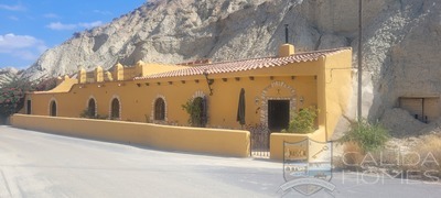 Casa Amarillo: Detached Character House in Cuevas Del Almanzora, Almería