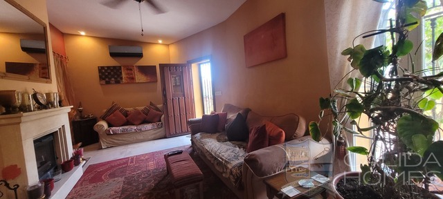 Casa Amarillo: Detached Character House for Sale in Cuevas Del Almanzora, Almería