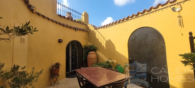 Casa Amarillo: Detached Character House for Sale in Cuevas Del Almanzora, Almería