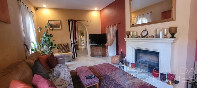Casa Amarillo: Detached Character House for Sale in Cuevas Del Almanzora, Almería