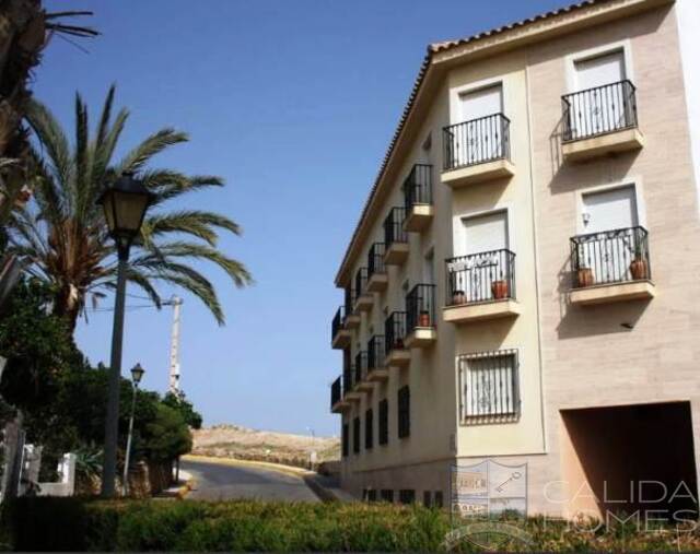 Casa Amethyst: Duplex for Sale in Turre, Almería