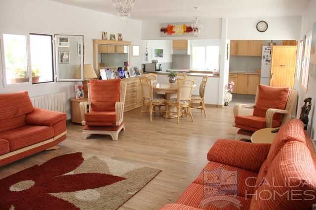 Casa Blossom : Resale Villa for Sale in Oria, Almería