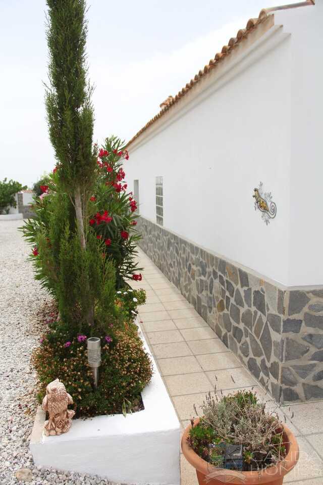 Casa Blossom : Resale Villa for Sale in Oria, Almería