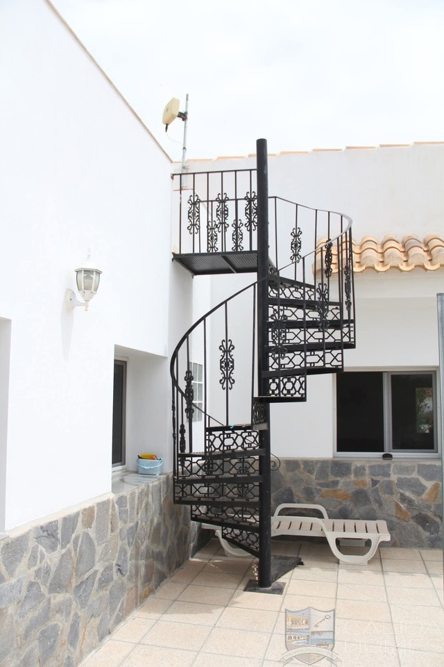 Casa Blossom : Resale Villa for Sale in Oria, Almería