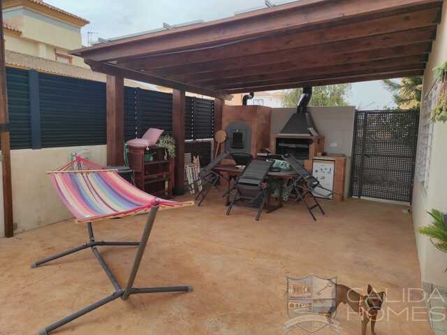 Casa Cabuzana: Resale Villa for Sale in Vera, Almería