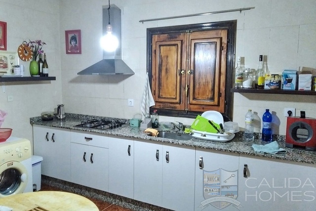 Casa Cantoria: Detached Character House for Sale in Cantoria, Almería