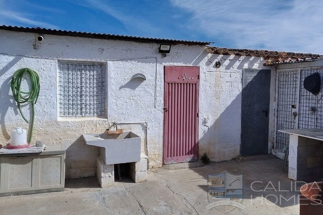 Casa Cantoria: Detached Character House for Sale in Cantoria, Almería