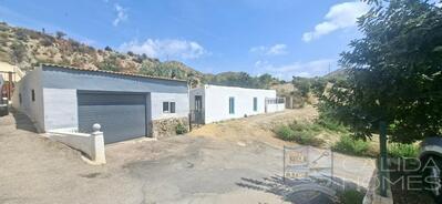 Casa Carrascos: Semi-Detached Property in Arboleas, Almería
