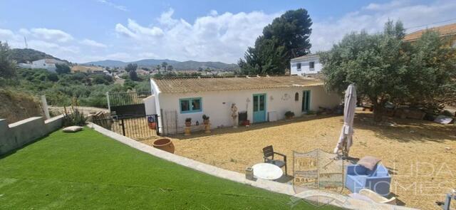 Casa Carrascos: Semi-Detached Property for Sale in Arboleas, Almería