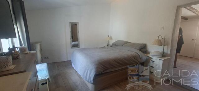 Casa Carrascos: Semi-Detached Property for Sale in Arboleas, Almería