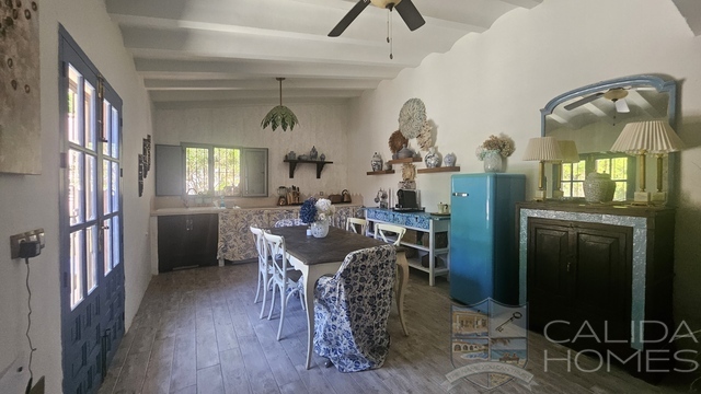 casa chic: Semi-Detached Property for Sale in Cantoria, Almería
