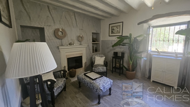 casa chic: Semi-Detached Property for Sale in Cantoria, Almería