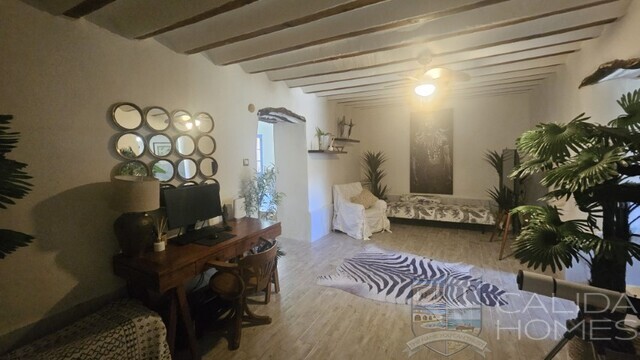 casa chic: Semi-Detached Property for Sale in Cantoria, Almería