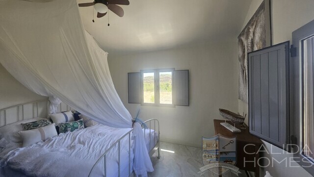 casa chic: Semi-Detached Property for Sale in Cantoria, Almería