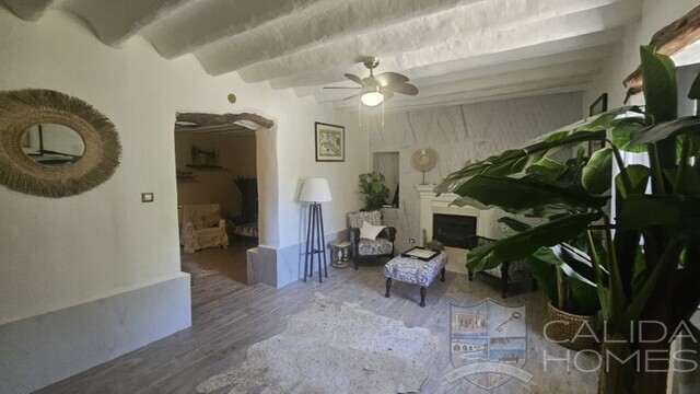 casa chic: Semi-Detached Property for Sale in Cantoria, Almería