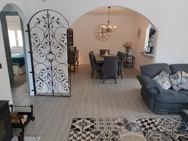 Casa Cocktail: Revente Villa à vendre dans Cantoria, Almería