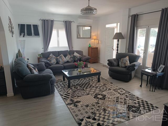 Casa Cocktail: Resale Villa for Sale in Cantoria, Almería