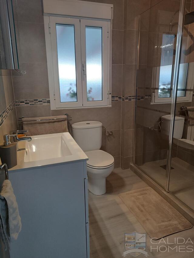 Casa Cocktail: Resale Villa for Sale in Cantoria, Almería