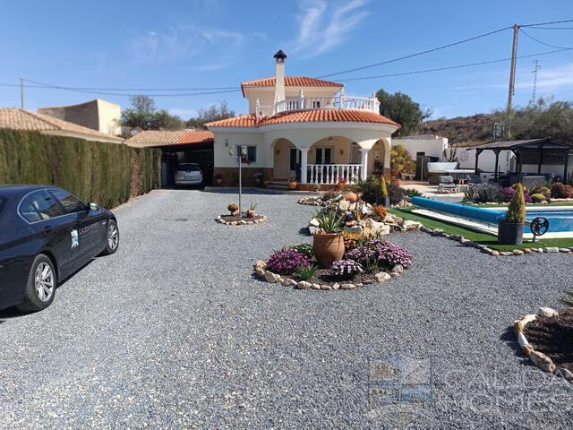 Casa Cocktail: Resale Villa for Sale in Cantoria, Almería