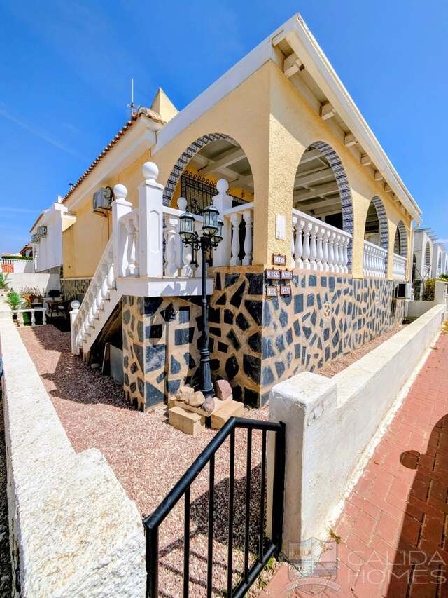 Casa Cress: Resale Villa for Sale in Mazarron, Murcia