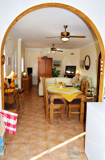 Casa Cucador: Resale Villa in Zurgena, Almería