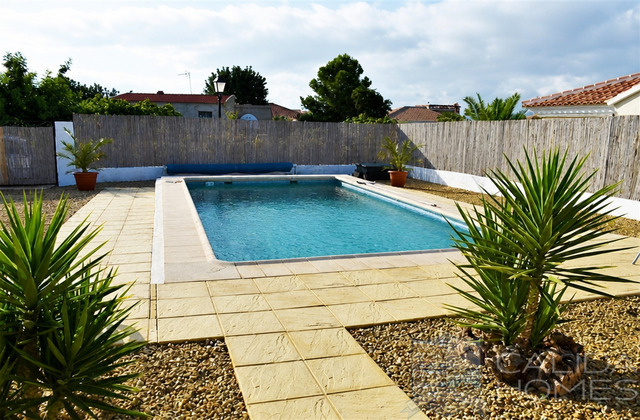 Casa Cucador: Resale Villa for Sale in Zurgena, Almería