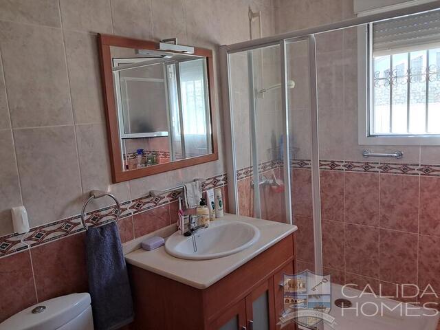 Casa Daffodil: Resale Villa for Sale in Arboleas, Almería