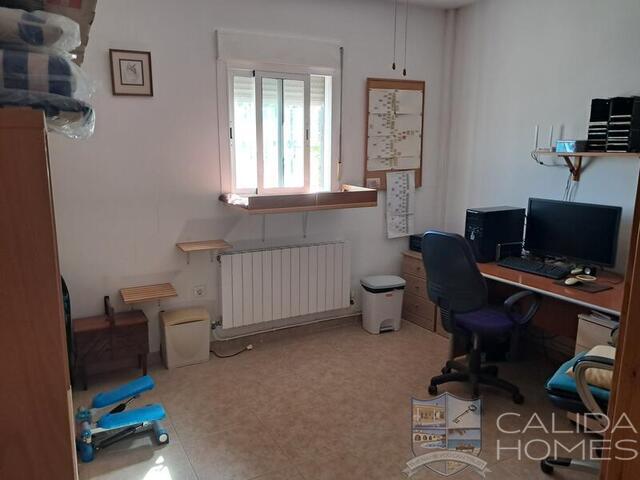 Casa Daffodil: Resale Villa for Sale in Arboleas, Almería