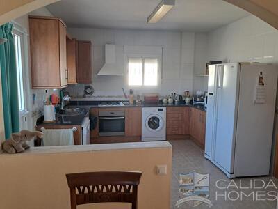 Casa Daffodil: Resale Villa in Arboleas, Almería