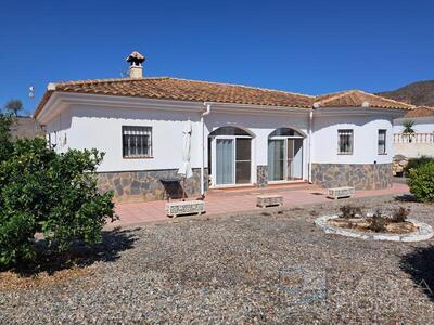 Casa Daffodil: Resale Villa in Arboleas, Almería