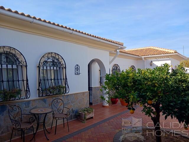 casa de bella : Resale Villa for Sale in Arboleas, Almería
