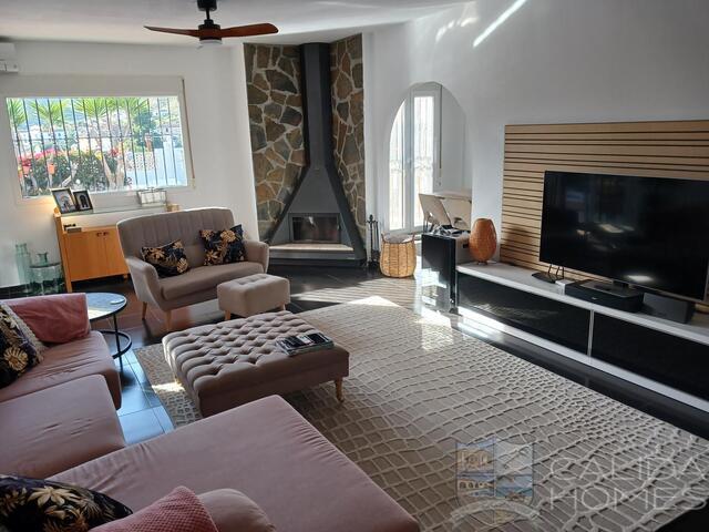 casa de bella : Resale Villa for Sale in Arboleas, Almería