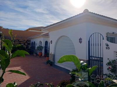casa de bella : Resale Villa in Arboleas, Almería