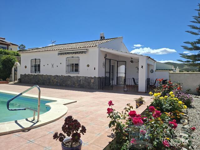 Casa de Estrella : Resale Villa for Sale in Arboleas, Almería