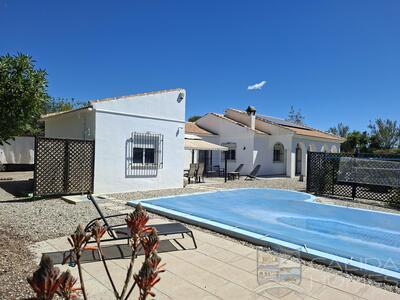 Casa de Sol : Resale Villa in Arboleas, Almería