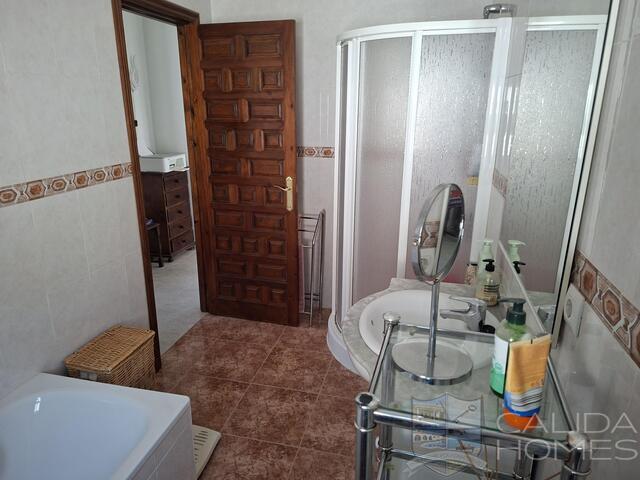 Casa de Sol : Resale Villa for Sale in Arboleas, Almería