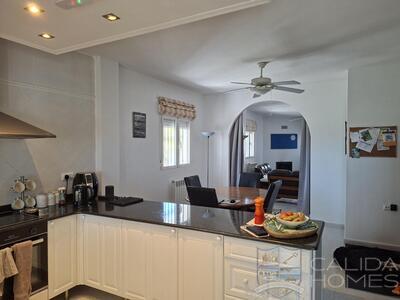 Casa de Sol : Resale Villa in Arboleas, Almería