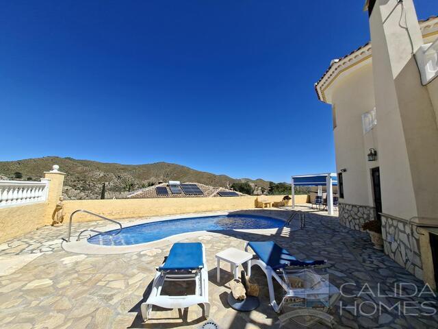 Casa de Zeus : Resale Villa for Sale in Arboleas, Almería