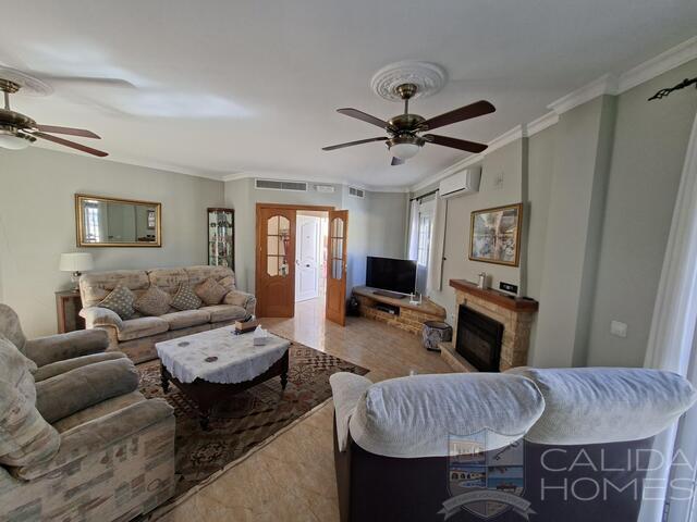 Casa de Zeus : Resale Villa for Sale in Arboleas, Almería