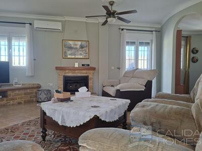 Casa de Zeus : Resale Villa in Arboleas, Almería