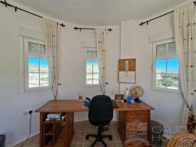 Casa de Zeus : Resale Villa for Sale in Arboleas, Almería